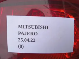 Mitsubishi Pajero Sport II Galinis žibintas dangtyje H-CD25D