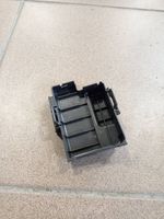 Volvo V70 Tapa de caja de fusibles 31300188