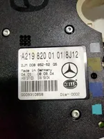 Mercedes-Benz CLS C218 AMG Rivestimento della console di illuminazione installata sul rivestimento del tetto 2198200101