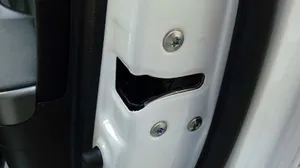 Hyundai Elantra Front door lock 