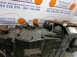 Audi Q7 4L Salono oro mazgo plastikinis korpusas 