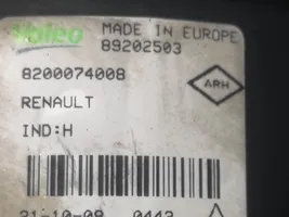 Renault Megane III Feu antibrouillard avant 8200074008