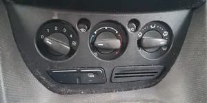 Ford Transit -  Tourneo Connect Gaisa kondicioniera / klimata kontroles / salona apsildes vadības bloks (salonā) AM5T18549