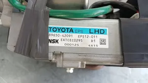 Toyota RAV 4 (XA40) Ohjauspyörän akseli 