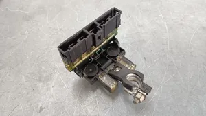 Infiniti Q50 Module de fusibles 