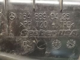 Mercedes-Benz ML W164 Lokasuojan päätylista 1648890425