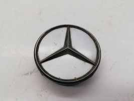 Mercedes-Benz S W220 Manufacturers badge/model letters 2204000125