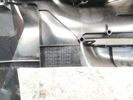 Toyota Verso-S Rivestimento del pannello della portiera anteriore 6762052Z60