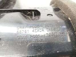 Nissan Qashqai Kojelaudan tuuletussuuttimen suojalista 63761HV50A