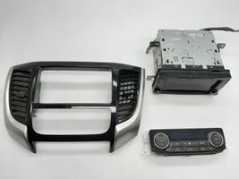 Mitsubishi L200 Panel / Radioodtwarzacz CD/DVD/GPS 8750A592