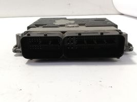 Volkswagen Touran II Calculateur moteur ECU 03L906023