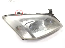 Toyota Corolla E120 E130 Lampa przednia 8111002150