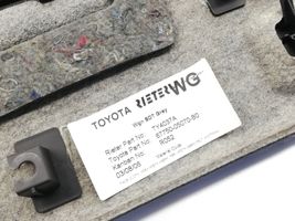 Toyota Avensis T250 Poszycie / Tapicerka tylnej klapy bagażnika 6775005070