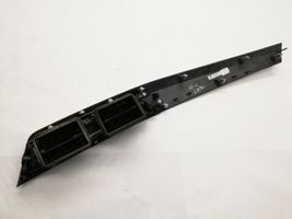 BMW X1 E84 Lango oro grotelės 2991235