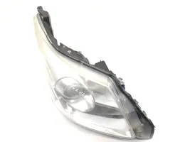 Toyota Avensis T270 Lampa przednia E412676