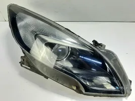 Opel Zafira C Lampa przednia 39009024