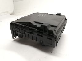 Volkswagen Tiguan Releju montāžas bloks 5N0937123