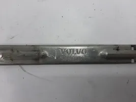 Volvo XC70 Uchwyt / Mocowanie lampy przedniej 30678340