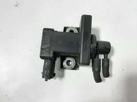 Opel Astra J Valvola centrale del freno 55576356