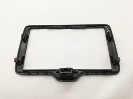 Toyota Yaris XP210 Cadre, panneau d'unité radio / GPS 55405K0030