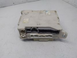 Lexus GS 300 350 430 450H Modulo fusibile 8273030321