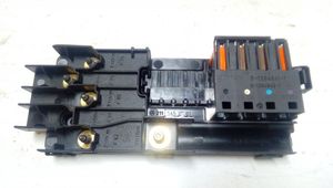 Mercedes-Benz GL X164 Module de fusibles 2115452601