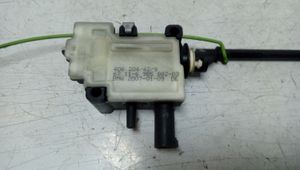 BMW X5 E70 Serratura del tappo del serbatoio del carburante 6985882