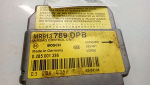 Mitsubishi Carisma Oro pagalvių valdymo blokas 0285001286