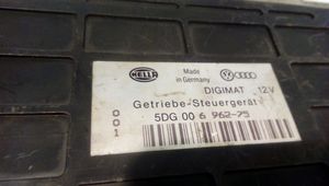 Audi A6 S6 C4 4A Pavarų dėžės valdymo blokas 5DG00696275