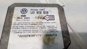 Volkswagen New Beetle Oro pagalvių valdymo blokas 1J0909609
