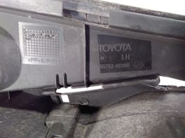 Toyota Yaris Stikla tīrītāja slotiņas 557820D100