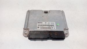 Opel Omega B2 Calculateur moteur ECU 0281010273