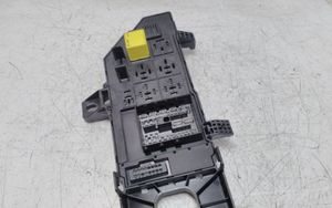 Opel Vectra C Module de fusibles 13181984