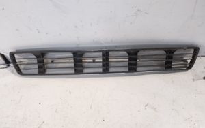 Audi A4 S4 B5 8D Grille inférieure de pare-chocs avant 8D0807683