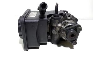 BMW 3 E46 Power steering pump 6756575