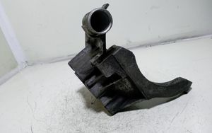 Audi A7 S7 4G Staffa di montaggio del compressore dell’A/C 059145169