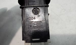 Ford Transit Hätävilkkujen kytkin M16328