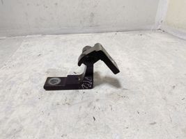 Volkswagen Touareg I Front door upper hinge 7L0831402A