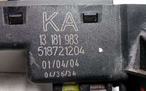 Opel Vectra C Module de fusibles 13181983KA