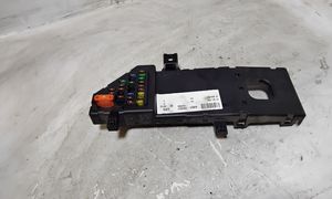 Opel Vectra C Module de fusibles 13181983