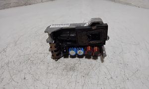 Mercedes-Benz S W220 Pečiuko ventiliatoriaus reostatas (reustatas) A2038218651