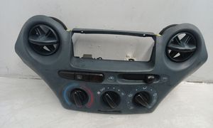 Toyota Yaris Panel klimatyzacji 758268701D