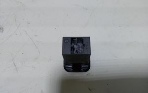 Audi A6 S6 C7 4G AUX-pistokeliitin 4G0035474