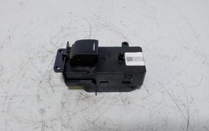 Honda CR-V Electric window control switch F000251AB