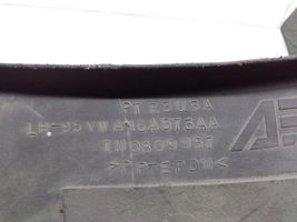 Seat Alhambra (Mk1) Rivestimento paraspruzzi passaruota anteriore 7M0809957