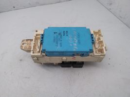 Mitsubishi Galant Module de fusibles MR24316