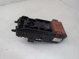 Mitsubishi Carisma Sulakemoduuli MB953355