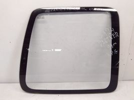 Peugeot Partner Fenêtre latérale avant / vitre triangulaire 