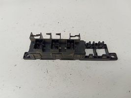 Volkswagen PASSAT B5 Module de fusibles 8L0941822A