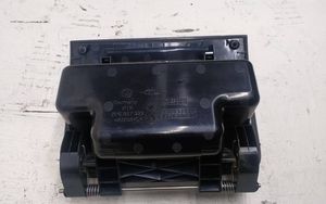 Volkswagen Touareg II Consolle centrale del vano portaoggetti 7P6857922